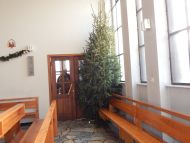Przygotowanie świątecznego wystroju kościoła