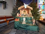 Przygotowanie świątecznego wystroju kościoła
